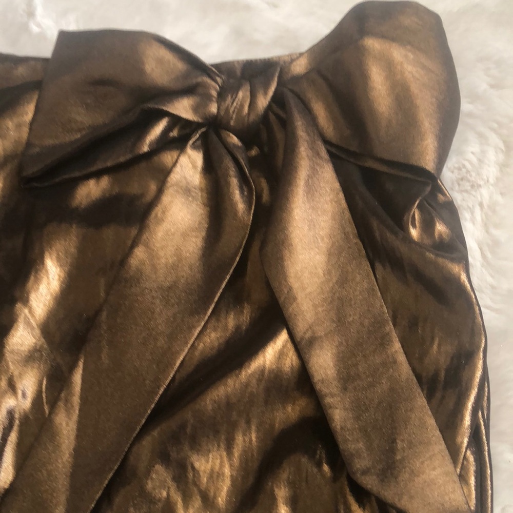 Gold skirt from for love and lemons . 😍😍